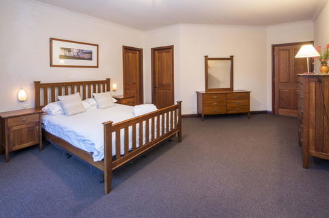 53 Martina Drive - Perths Hotel 19