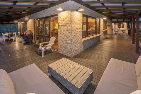 53 Martina Drive - Perths Hotel 9