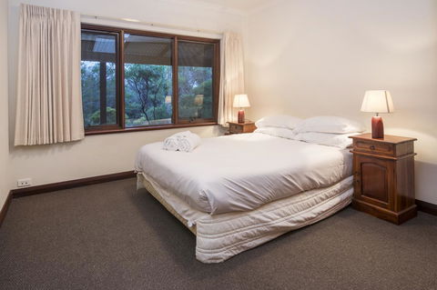 53 Martina Drive - Perths Hotel 22