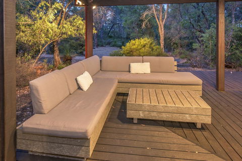 53 Martina Drive - Perths Hotel 2