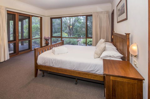 53 Martina Drive - Perths Hotel 18
