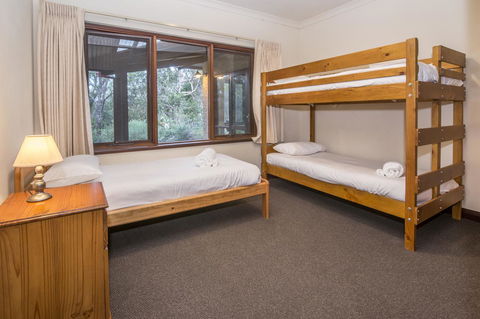 53 Martina Drive - Perths Hotel 25