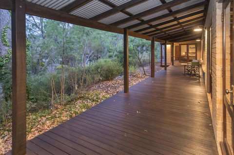 53 Martina Drive - Perths Hotel 12