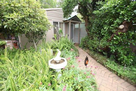 Jacaranda Guest House - Perths Hotel 29