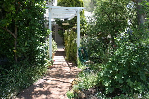 Jacaranda Guest House - Perths Hotel 39