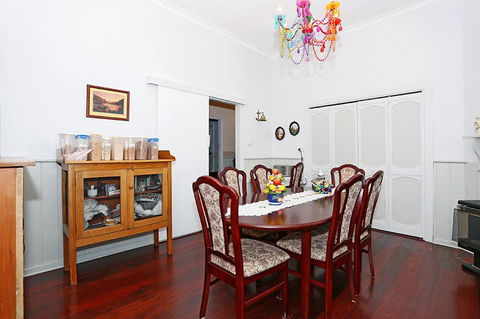 Jacaranda Guest House - Perths Hotel 44