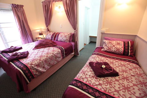 Jacaranda Guest House - Perths Hotel 36