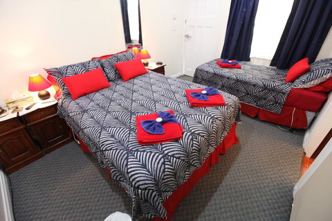 Jacaranda Guest House - Perths Hotel 1