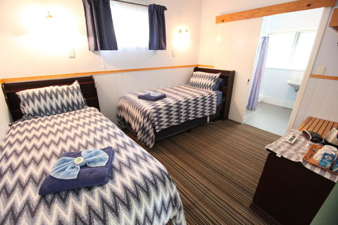 Jacaranda Guest House - Perths Hotel 18