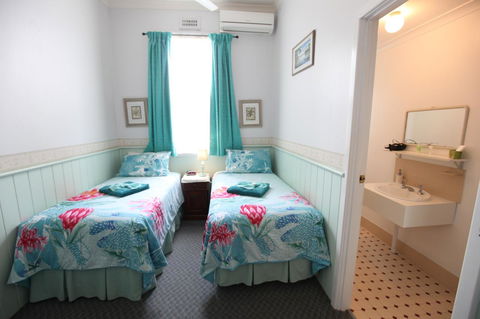 Jacaranda Guest House - Perths Hotel 3