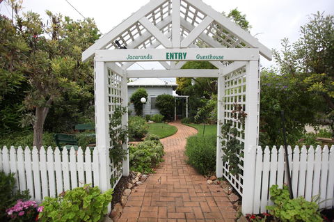 Jacaranda Guest House - Perths Hotel 0