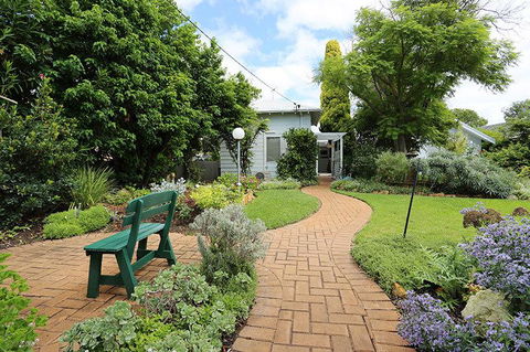 Jacaranda Guest House - Perths Hotel 38