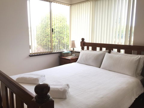 The Royal Dolphin Bed & Breakfast Safety Bay - Perths Hotel 5