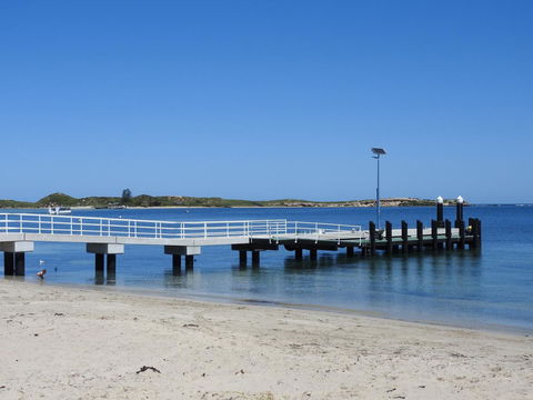 The Royal Dolphin Bed & Breakfast Safety Bay - Perths Hotel 11