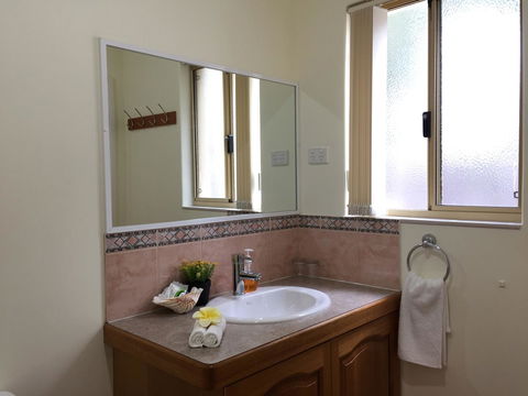 The Royal Dolphin Bed & Breakfast Safety Bay - Perths Hotel 20