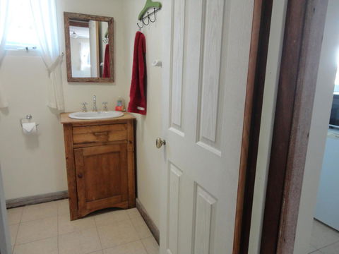 Di's Cabin In Dwellingup - Perths Hotel 21