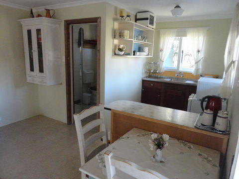 Di's Cabin In Dwellingup - Perths Hotel 19