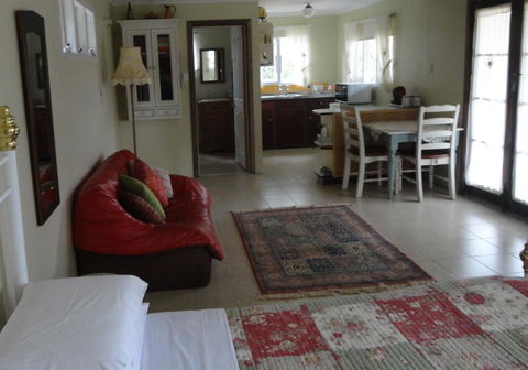 Di's Cabin In Dwellingup - Perths Hotel 17
