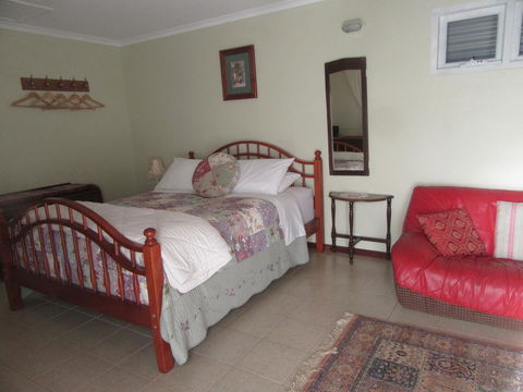 Di's Cabin In Dwellingup - Perths Hotel 9