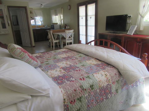 Di's Cabin In Dwellingup - Perths Hotel 11