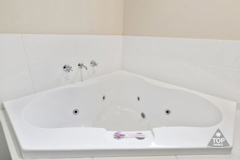 Jurien Bay Tourist Park - Perths Hotel 1