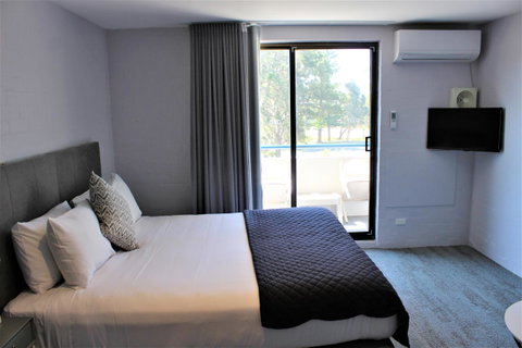 Atrium Hotel Mandurah - Perths Hotel 7
