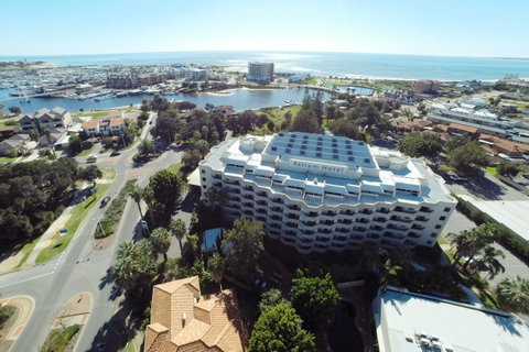 Atrium Hotel Mandurah - Perths Hotel 13