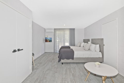 Atrium Hotel Mandurah - Perths Hotel 23