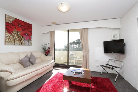 Atrium Hotel Mandurah - Perths Hotel 42