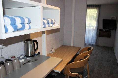 Atrium Hotel Mandurah - Perths Hotel 11