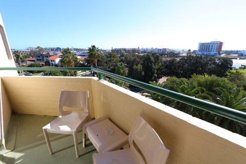 Atrium Hotel Mandurah - Perths Hotel 19
