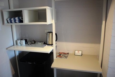 Atrium Hotel Mandurah - Perths Hotel 9
