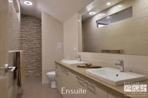 7 Kestrel Place - Perths Hotel 13