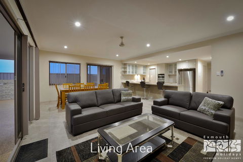 7 Kestrel Place - Perths Hotel 2