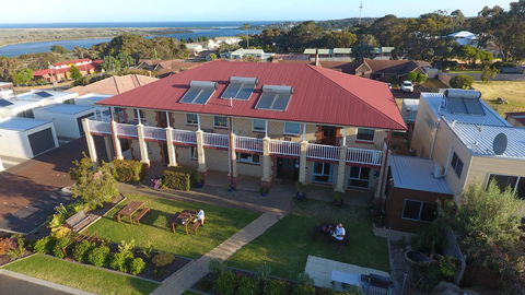 Baywatch Retreat Augusta - Perths Hotel 1