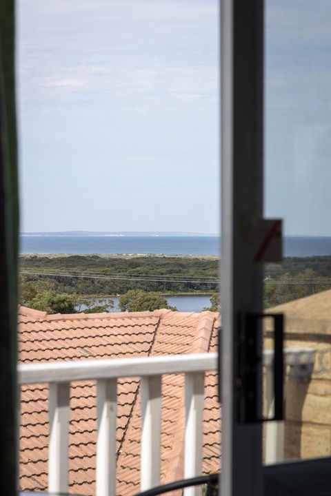 Baywatch Retreat Augusta - Perths Hotel 11