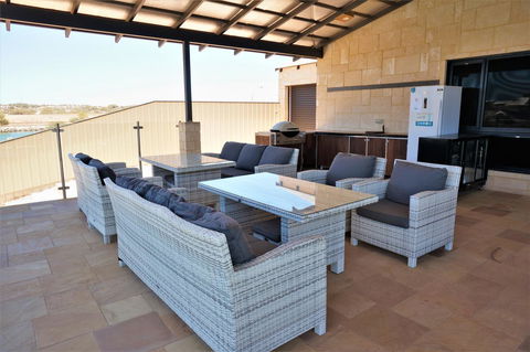 27 Corella Court - Perths Hotel 26