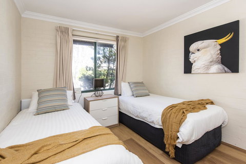 Subiaco Village - 34 - Perths Hotel 8