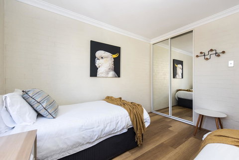 Subiaco Village - 34 - Perths Hotel 9