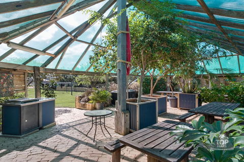 Dongara Tourist Park - Perths Hotel 14