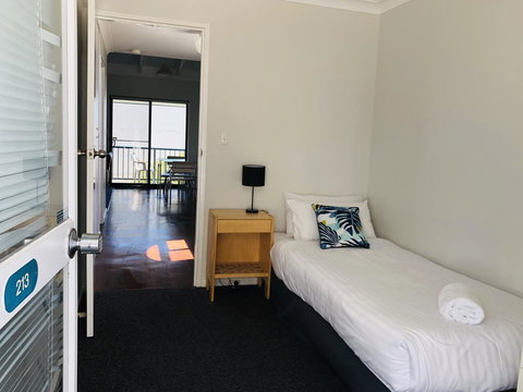West Beach Lagoon 213 - Corner Unit! - Perths Hotel 5
