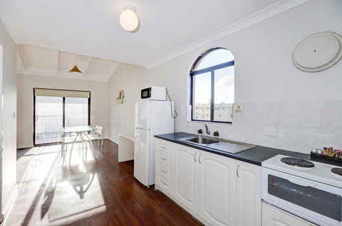 West Beach Lagoon 213 - Corner Unit! - Perths Hotel 8