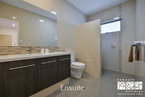 27 Kestrel Place - With Pool And Jetty - Perths Hotel 8