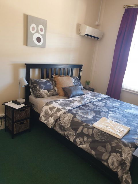 Junction Hotel Moora - Perths Hotel 3