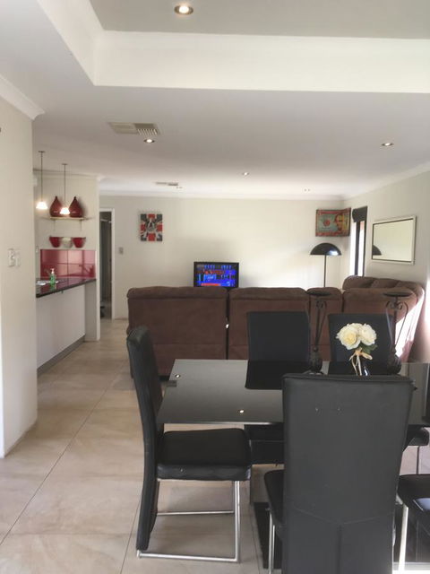 Shiraz Heights - Perths Hotel 5