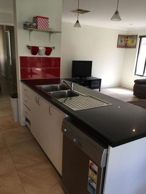 Shiraz Heights - Perths Hotel 11
