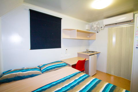 Meekatharra Accommodation Centre - Perths Hotel 1