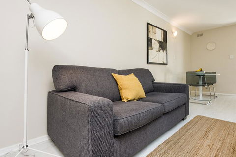 Townshend Rd - Perths Hotel 40