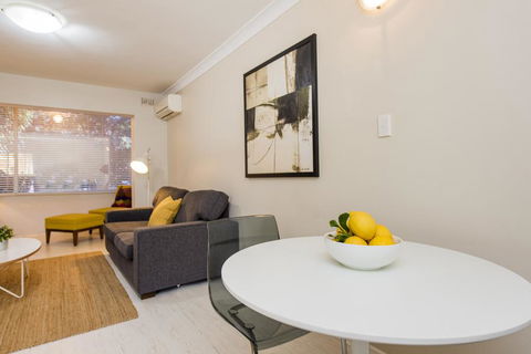 Townshend Rd - Perths Hotel 33