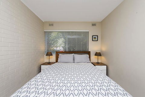 Townshend Rd - Perths Hotel 21